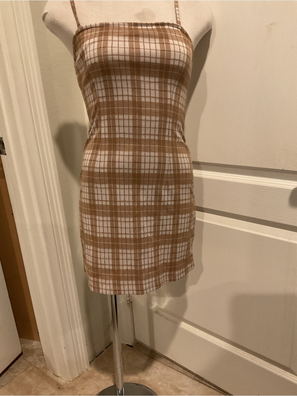 RSQ Camel & White Plaid Spaghetti-Strap Knit Mini Dress